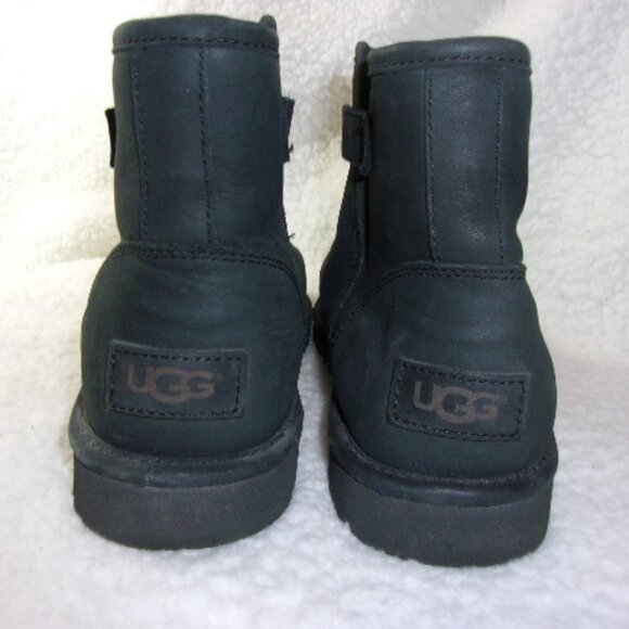S-150 WOMENS UGG RELLA SHORT BLACK BOOTS - Picture 8 of 13